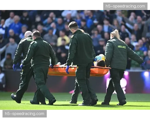 利物浦防线断球后不做多余传导，快速推进到前场完成威胁